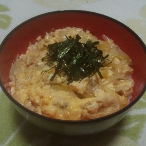 子供が喜ぶ(^^)簡単ツナ缶と玉ねぎの卵とじ丼♪